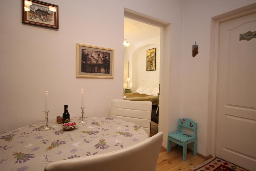 Versus Art Studio Braşov Camera foto