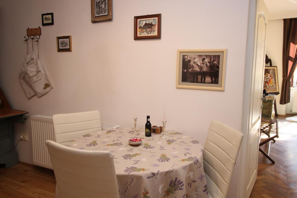 Versus Art Studio Braşov Camera foto